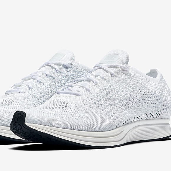 white nike flyknit